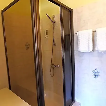 מלון Le